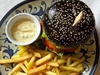 Objednať Chicken burger with fries / Kuřeci burger s hranolky