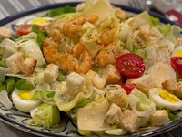 Objednať Caesar salad with shrimp / Salát Caesar s krevetami