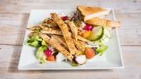 Hozzáadás a kosárhoz  Görög pásztor saláta pulykamellcsíkokkal, pirítóssal adag