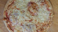 Hozzáadás a kosárhoz Proschiutto pizza (28cm)