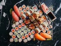 Objednať Sushi set 56 ks