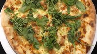 Hozzáadás a kosárhoz 90. Salmone affumicato pizza (32cm)