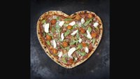 Objednať Pizza Fungi v tvare srdca 38cm