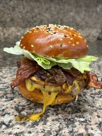 Objednať 100% BEEF burger + Hranolky