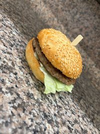 Objednať Hovädzí Hamburger + Hranolky