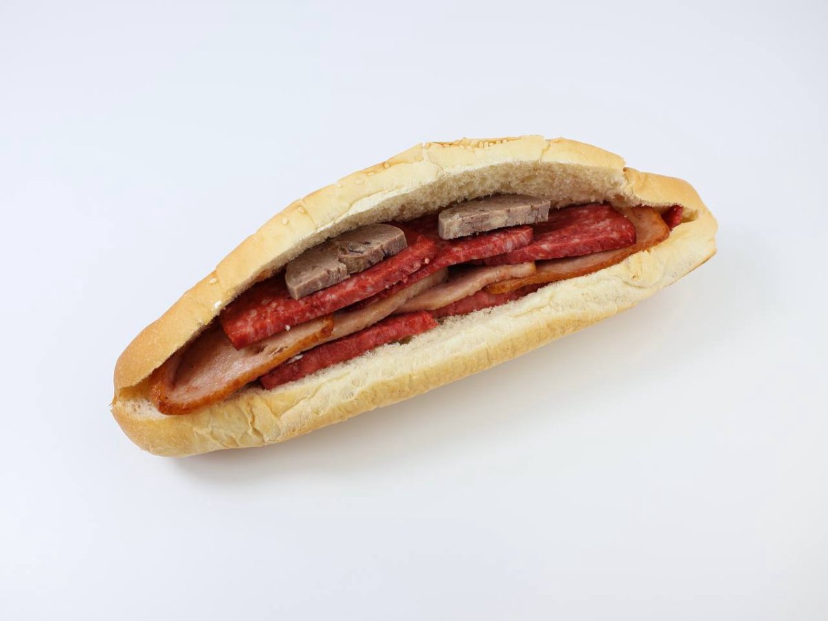 Kuyov xotini va qaynonasini sikdi (video)