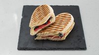 Hozzáadás a kosárhoz Salami panini sandwich