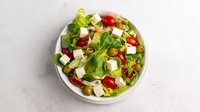 Objednať 24. Míchaný zeleninový salát se sýrem