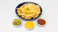 Objednať Zapekané nachos so syrom, guacamole a kyslou smotanou