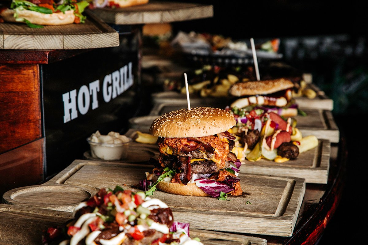 Bull Bar & Grill Herkuttelua jenkkityyliin Rovaniemi Wolt