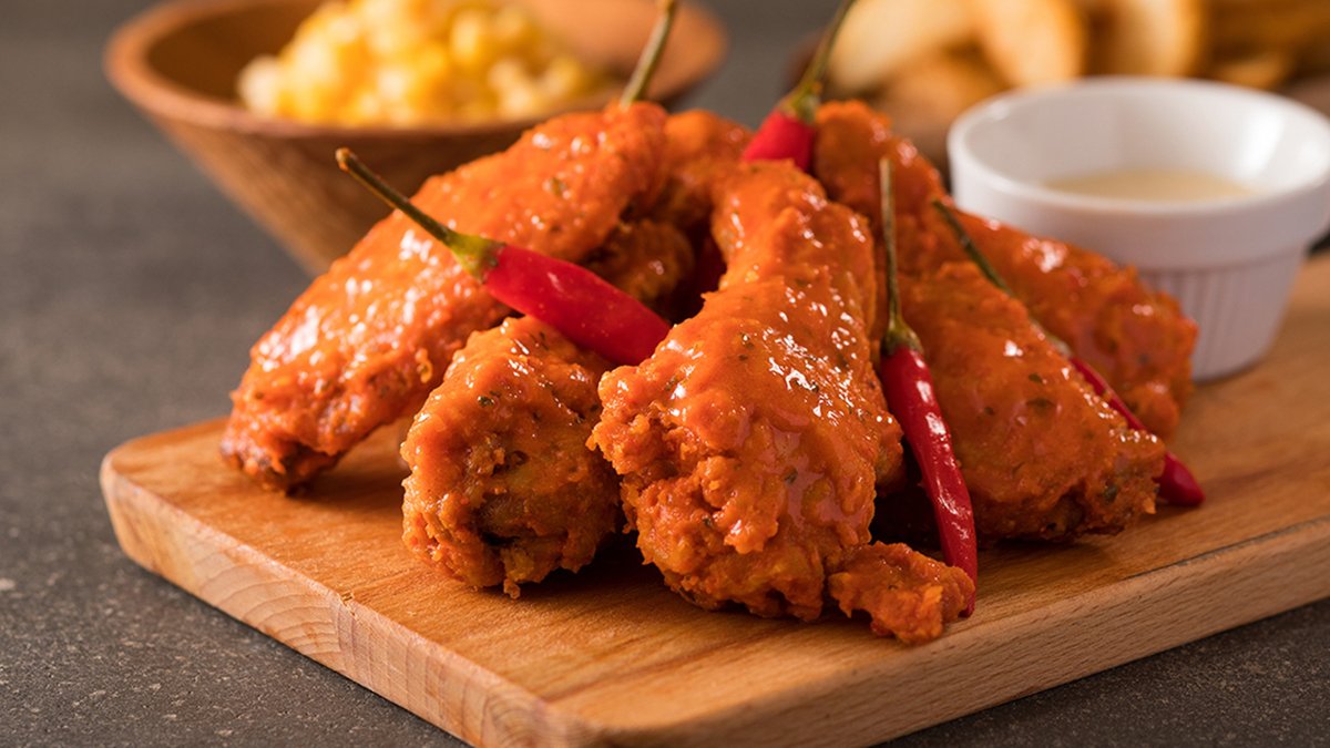 Buffalo Chicken Tokyo 鶴形1丁目店 本場NYのバッファローチキンを楽しめるデリバリー専門店です。NYで修行していた