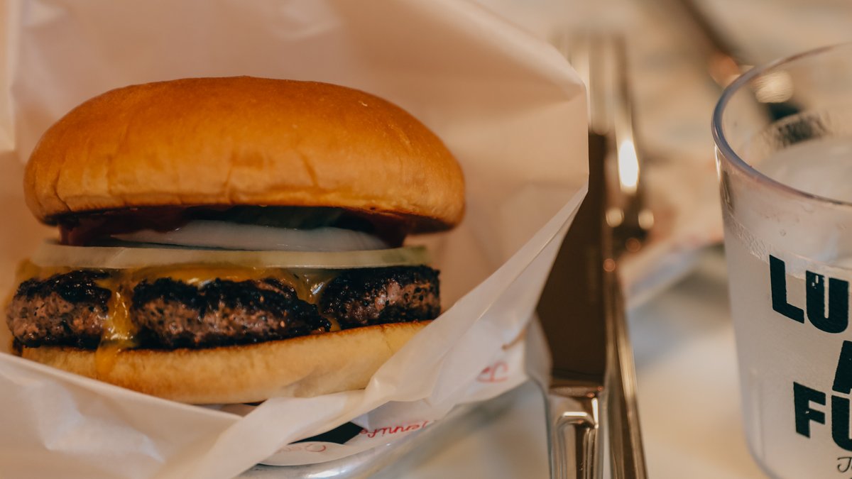 Jennifer Seven OLD SCHOOL BURGER SHOP | Wolt | Delivery | Tokyo