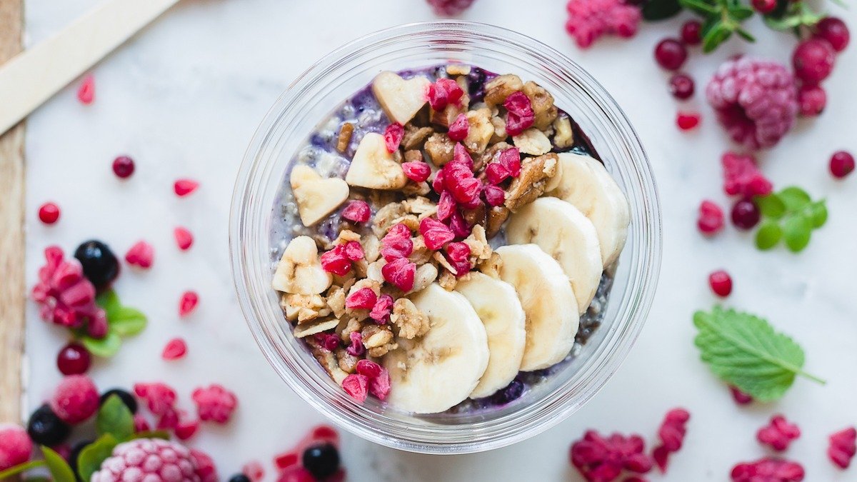 Bär Bar Lentokenttä | Suomalaiseen superfoodiin keskittyvä smoothie- ja  sandwich bar. Valikoimissa smoothiekulhoja, smoothieita, pariloituja  sandwichejä, tuorepuuroa ja shotteja. | Vantaa