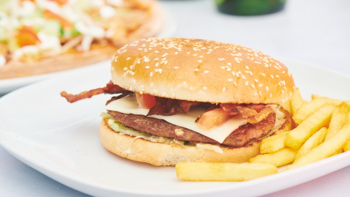 Royal Pizza & Burger House Lækker pizza fra dine nye bedste venner